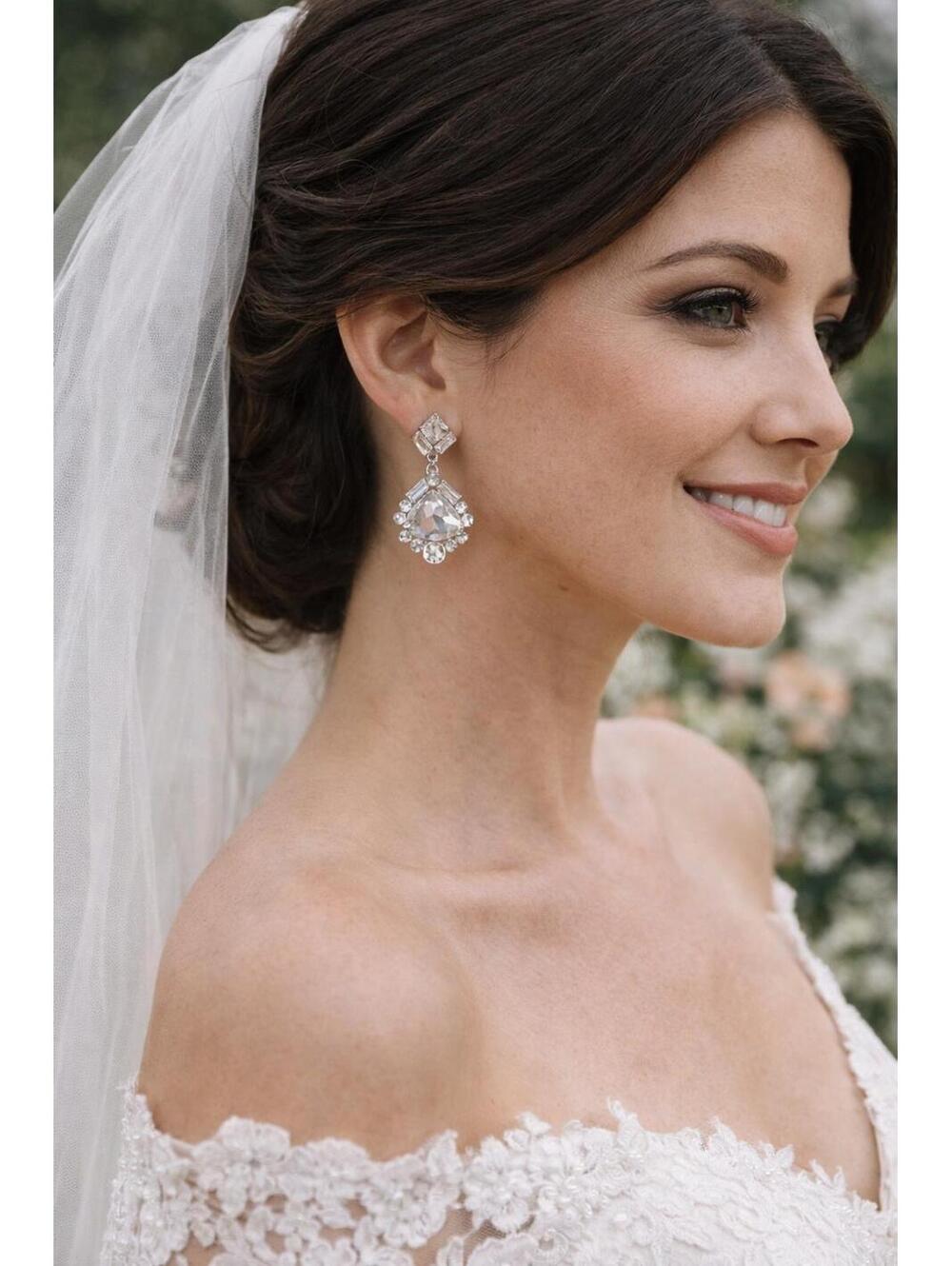 NEW Elegant Crystal Drop Earrings